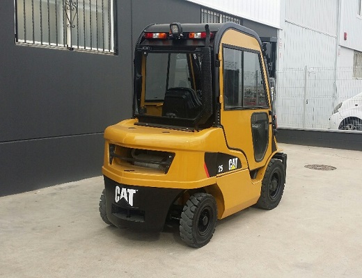 Caterpillar DP25N Cabinada- NC00403